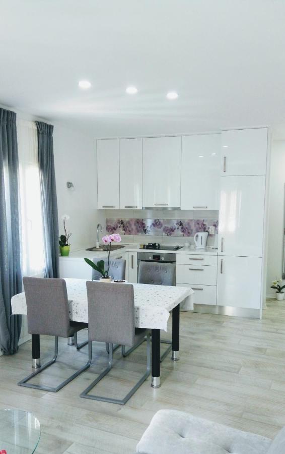 Apartment Davorka Makarska Exteriör bild